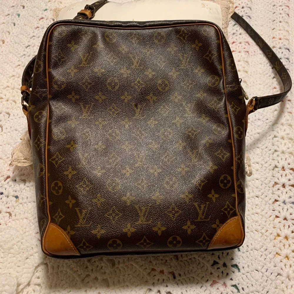 Authentic Louis Vuitton Monogram Danube GM bag - Picture 8 of 16
